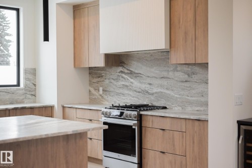 9140 74 Avenue, Edmonton, AB - Indoor Photo Showing Kitchen