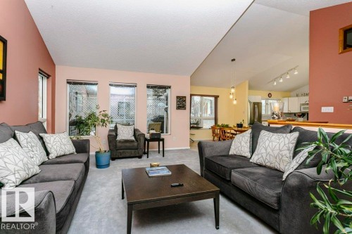 15004 103 Avenue, Edmonton, AB - Indoor Photo Showing Living Room