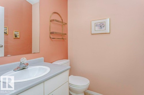 15004 103 Avenue, Edmonton, AB - Indoor Photo Showing Bathroom