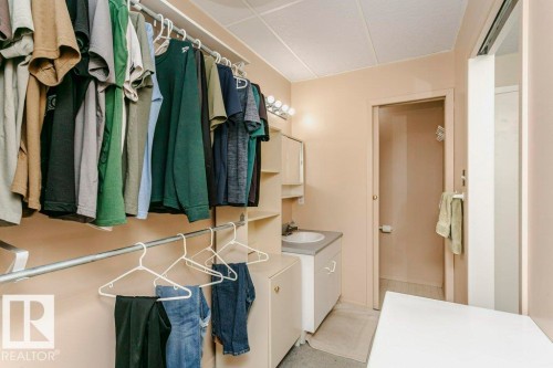 15004 103 Avenue, Edmonton, AB - Indoor Photo Showing Laundry Room