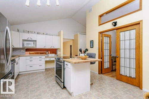 15004 103 Avenue, Edmonton, AB - Indoor Photo Showing Kitchen