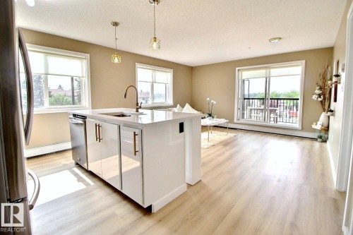 266 1196 Hyndman Road, Edmonton, AB - Indoor Photo Showing Kitchen