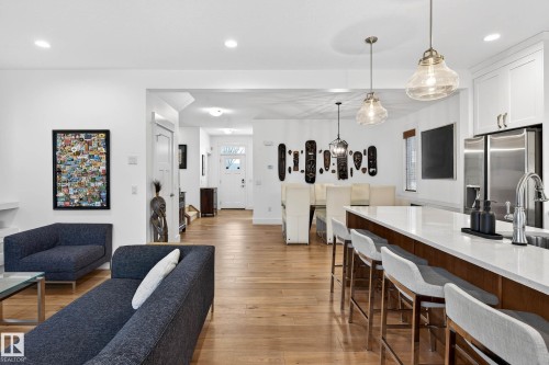 9738 75 Avenue, Edmonton, AB - Indoor