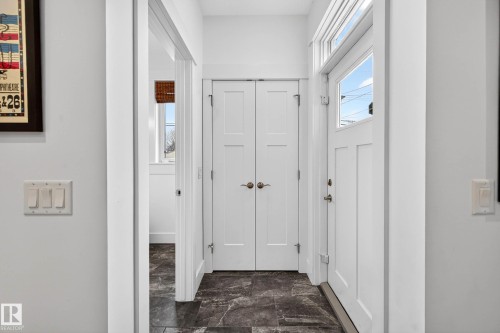 9738 75 Avenue, Edmonton, AB - Indoor Photo Showing Other Room