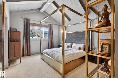 9738 75 Avenue, Edmonton, AB - Indoor Photo Showing Bedroom