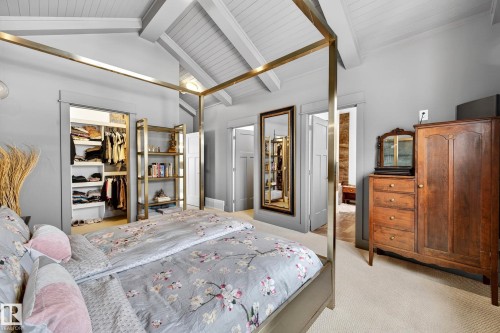 9738 75 Avenue, Edmonton, AB - Indoor Photo Showing Bedroom