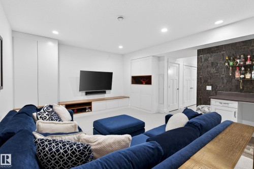 9738 75 Avenue, Edmonton, AB - Indoor