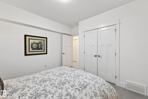 9738 75 Avenue, Edmonton, AB - Indoor Photo Showing Bedroom