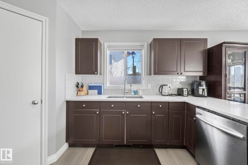 3504 21 Street, Edmonton, AB - Indoor Photo Showing Kitchen