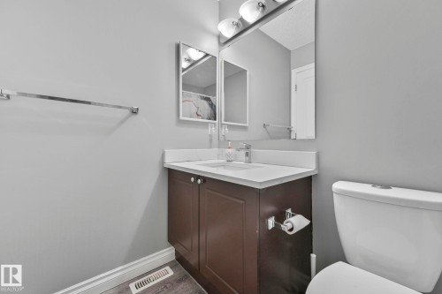 3504 21 Street, Edmonton, AB - Indoor Photo Showing Bathroom