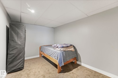 3504 21 Street, Edmonton, AB - Indoor Photo Showing Bedroom