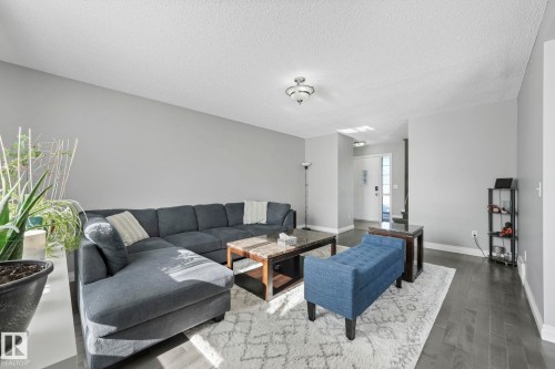 3504 21 Street, Edmonton, AB - Indoor Photo Showing Living Room
