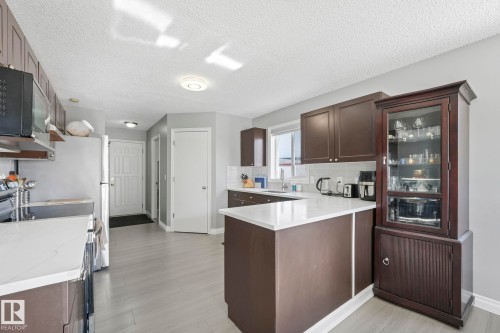 3504 21 Street, Edmonton, AB - Indoor Photo Showing Kitchen