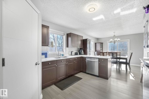 3504 21 Street, Edmonton, AB - Indoor Photo Showing Kitchen