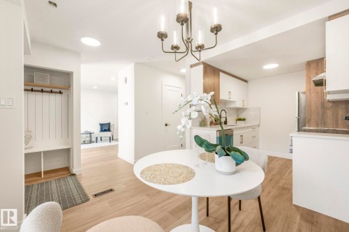 199B HOMESTEAD Crescent  Edmonton, AB T5A 2Y2