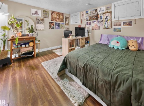 11567 80 Avenue, Edmonton, AB - Indoor Photo Showing Bedroom