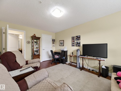 218 2045 Grantham Crest, Edmonton, AB - Indoor