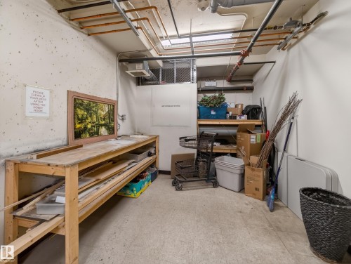 218 2045 Grantham Crest, Edmonton, AB - Indoor