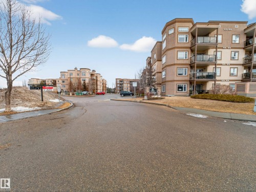 218 2045 Grantham Crest, Edmonton, AB - Outdoor