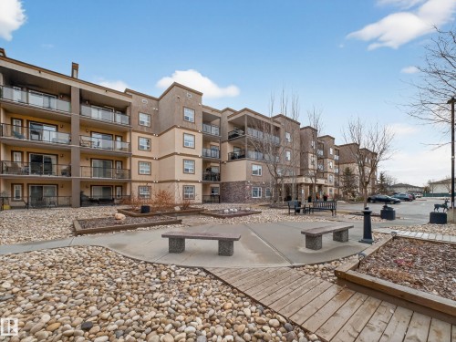 218 2045 Grantham Crest, Edmonton, AB - Outdoor
