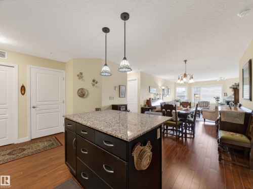 218 2045 Grantham Crest, Edmonton, AB - Indoor