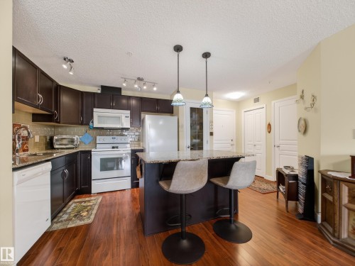 218 2045 Grantham Crest, Edmonton, AB - Indoor Photo Showing Kitchen