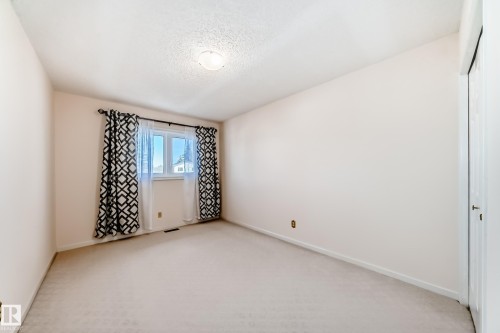 17911 57 Avenue, Edmonton, AB - Indoor Photo Showing Other Room