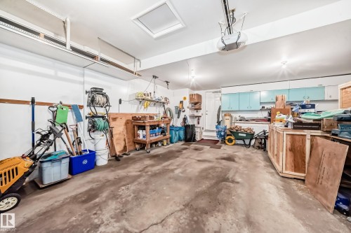 17911 57 Avenue, Edmonton, AB - Indoor Photo Showing Garage