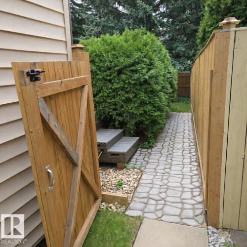 17911 57 Avenue, Edmonton, AB - Outdoor