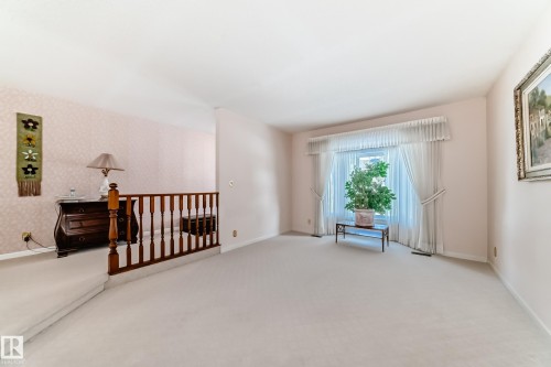 17911 57 Avenue, Edmonton, AB - Indoor Photo Showing Other Room