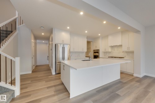 2624 206 Street, Edmonton, AB - Indoor Photo Showing Kitchen With Upgraded Kitchen