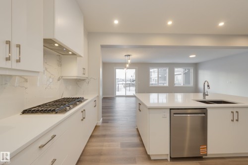 2624 206 Street, Edmonton, AB - Indoor Photo Showing Kitchen With Upgraded Kitchen