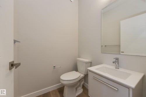 2624 206 Street, Edmonton, AB - Indoor Photo Showing Bathroom