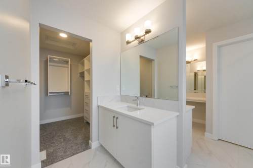 2624 206 Street, Edmonton, AB - Indoor Photo Showing Bathroom