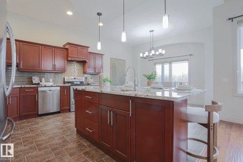 21 Willow Way, Stony Plain, AB - Indoor Photo Showing Kitchen With Stainless Steel Kitchen With Upgraded Kitchen