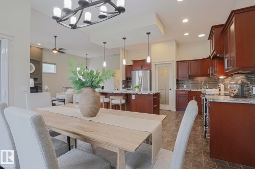 21 Willow Way, Stony Plain, AB - Indoor Photo Showing Dining Room