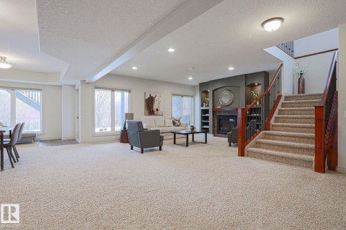 21 Willow Way, Stony Plain, AB - Indoor Photo Showing Other Room