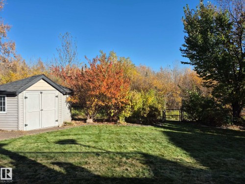 21 Willow Way, Stony Plain, AB - Outdoor