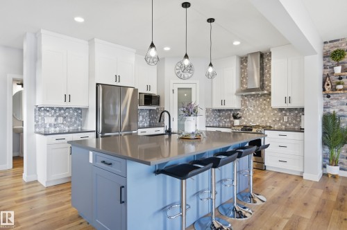 16 Redwing Wynd, St. Albert, AB - Indoor Photo Showing Kitchen With Upgraded Kitchen