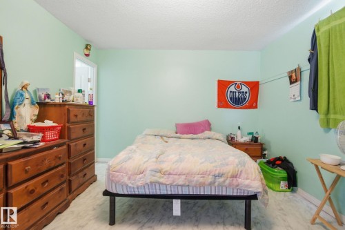 82 Windermere Drive, Spruce Grove, AB - Indoor Photo Showing Bedroom