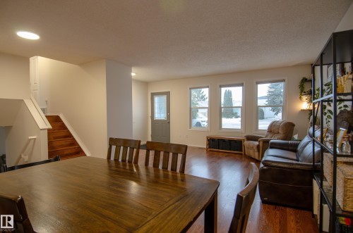 Main Floor - 3516 13 Avenue, Edmonton, AB - Indoor