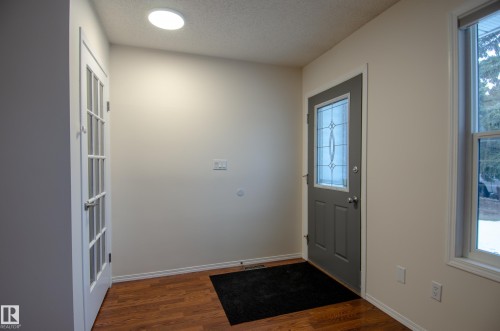 Main Floor - 3516 13 Avenue, Edmonton, AB - Indoor Photo Showing Other Room