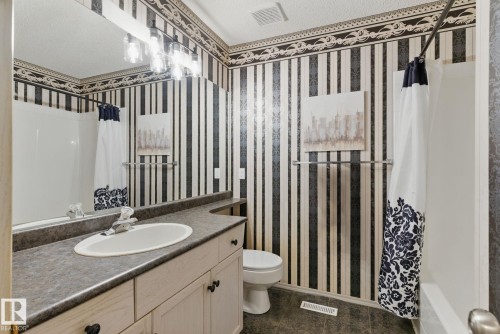 9971 178 Avenue, Edmonton, AB - Indoor Photo Showing Bathroom