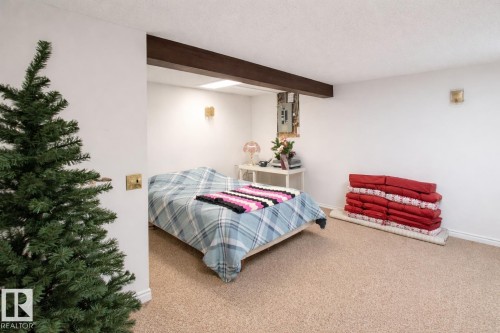 3523 18A Avenue, Edmonton, AB - Indoor Photo Showing Bedroom