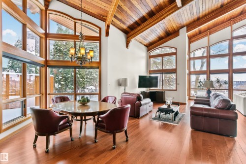 12 Wellington Crescent, Edmonton, AB - Indoor Photo Showing Living Room