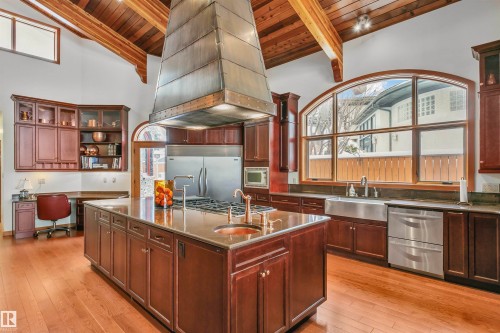 12 Wellington Crescent, Edmonton, AB - Indoor Photo Showing Kitchen