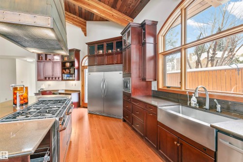 12 Wellington Crescent, Edmonton, AB - Indoor Photo Showing Kitchen With Upgraded Kitchen