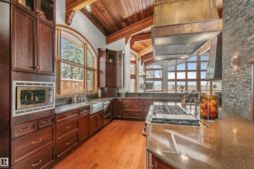 12 Wellington Crescent, Edmonton, AB - Indoor