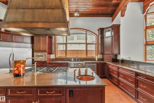 12 Wellington Crescent, Edmonton, AB - Indoor Photo Showing Kitchen