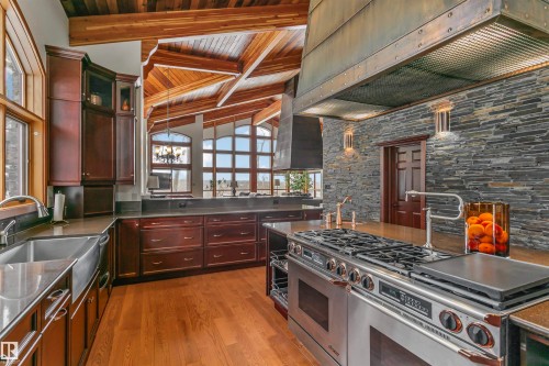 12 Wellington Crescent, Edmonton, AB - Indoor Photo Showing Kitchen